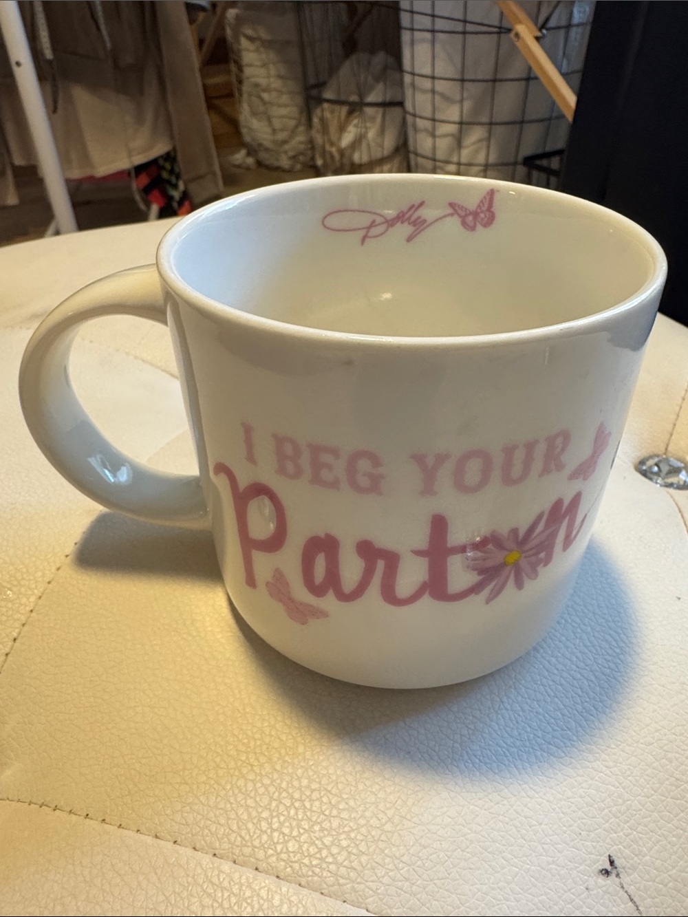 ❤️🔥 $1 CLOSET! •10/$10 SALE! • PINK DOLLY PARTON MUG - Picture 5 of 7